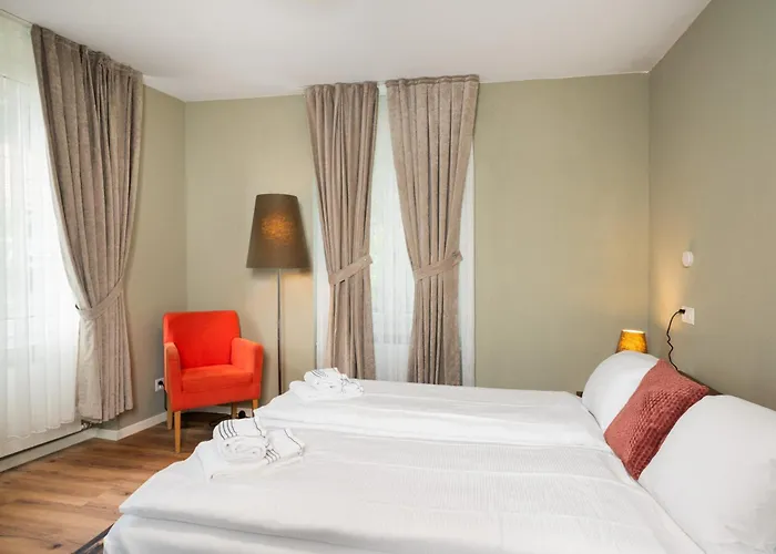 Betweenlakes 1st Floor Апартаменты *